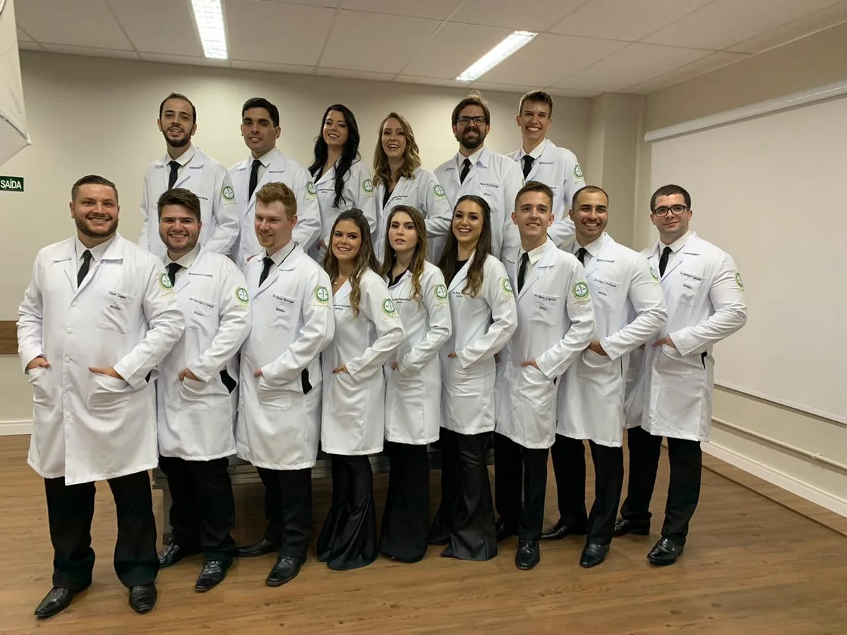 Turma de medicina da Dra. Bruna durante a graduação